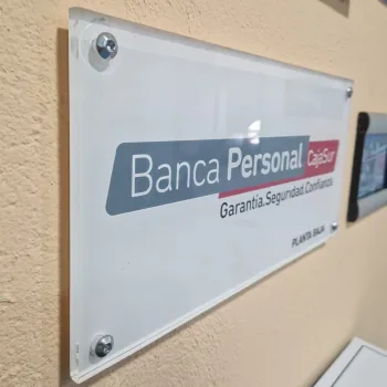 1web banca Fabricación de rótulos Córdoba