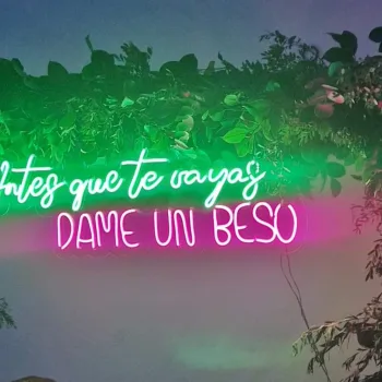 1web beso 1 Rótulos luminosos Córdoba