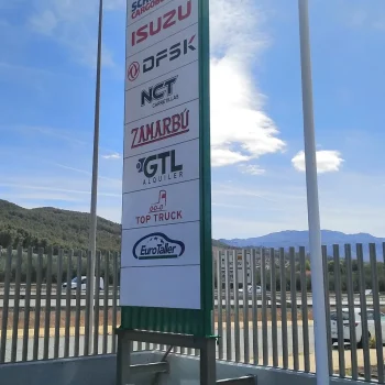 1web monolito Fabricación de rótulos Córdoba