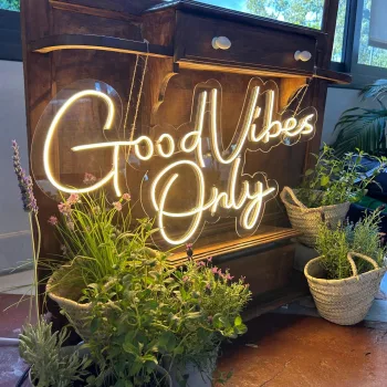 1web vibes 1 Rótulos luminosos Córdoba